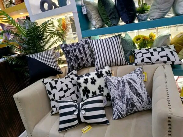 Decorative throw Pillow