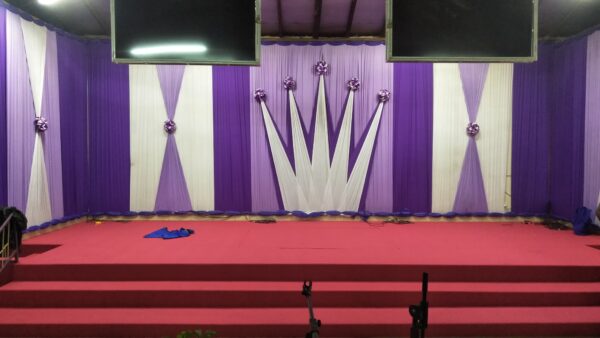 Wall to wall carpet