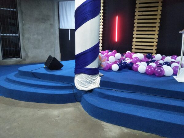 Wall to wall carpet