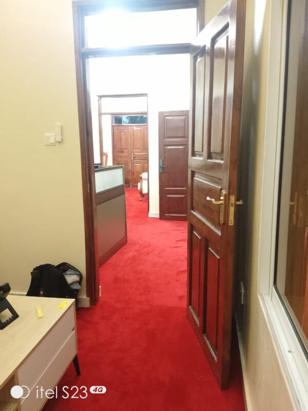 Wall to wall carpet