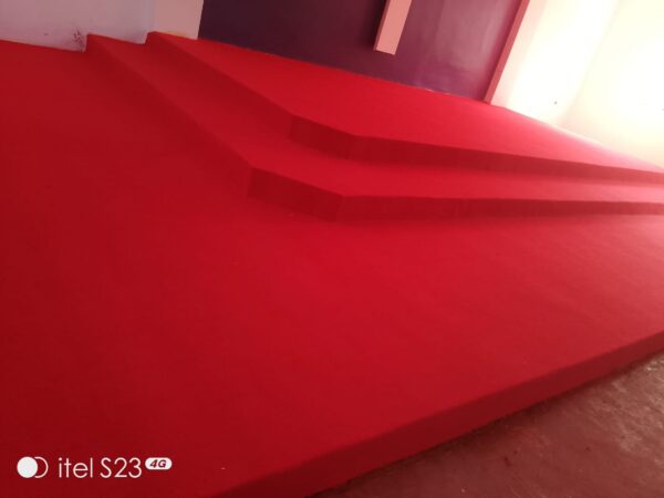 Wall to wall carpet