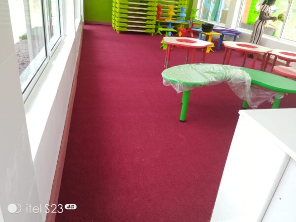 Wall to wall carpet