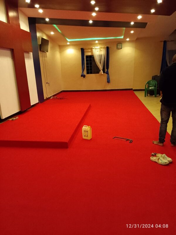 Wall to wall carpet
