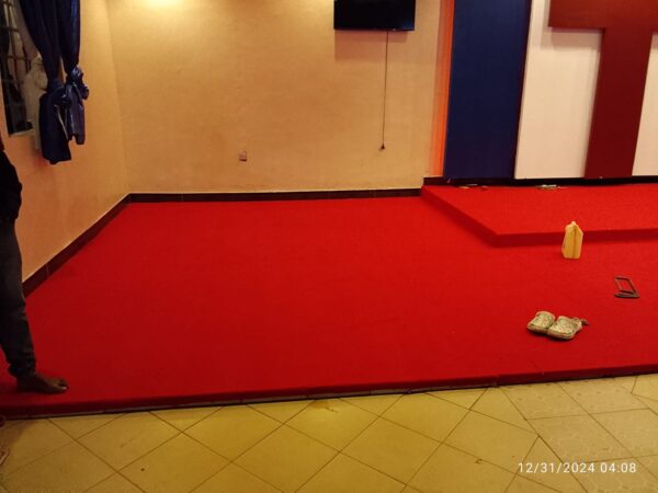Wall to wall carpet