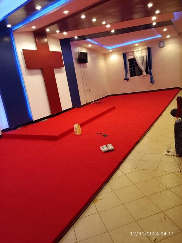 Wall to wall carpet