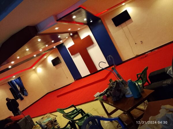 Wall to wall carpet