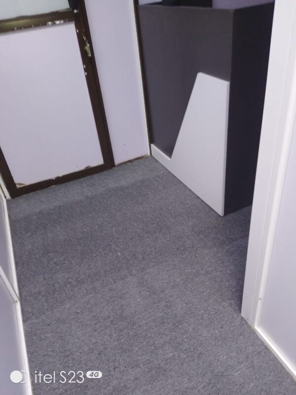 Wall to wall carpet
