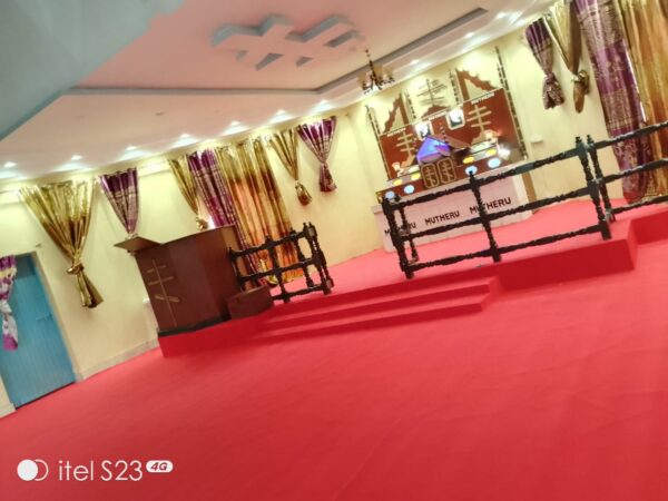 Wall to wall carpet