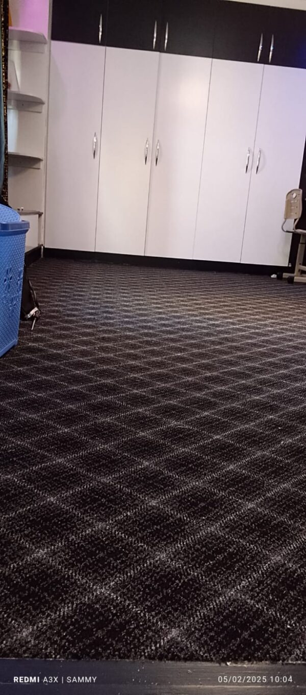 Wall to wall carpet