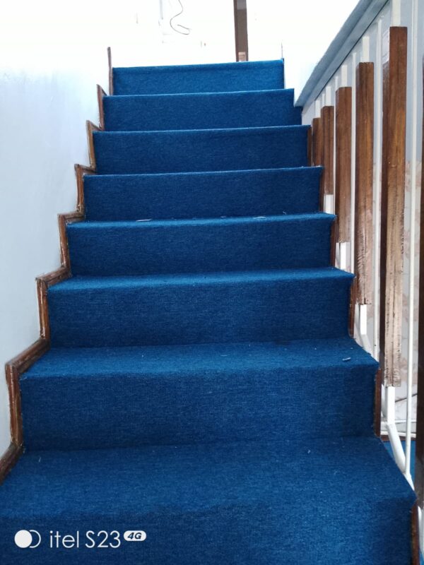 Wall to wall carpet