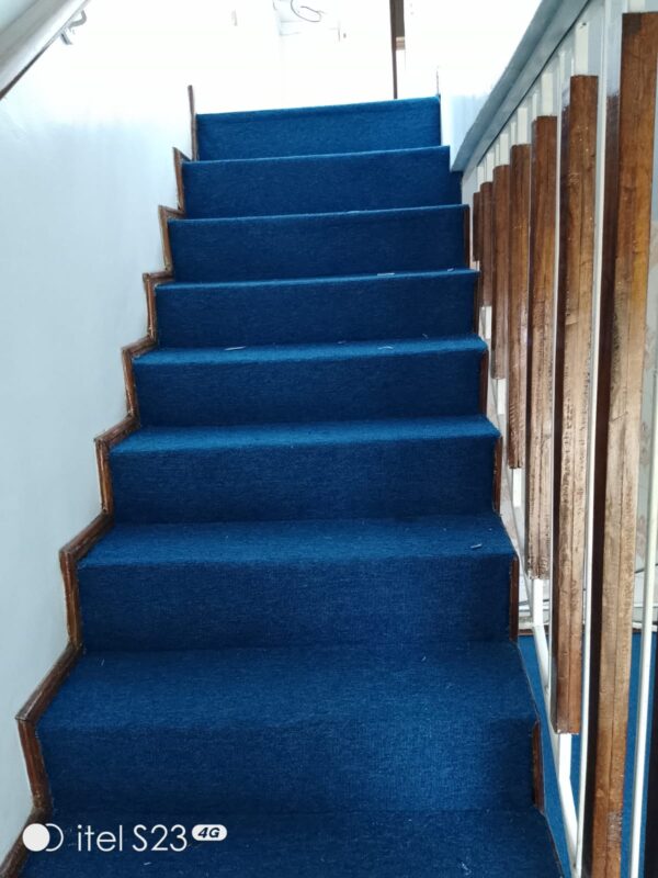 Wall to wall carpet