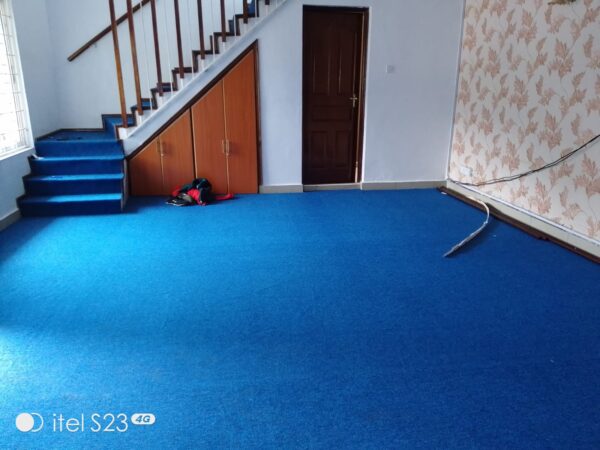 Wall to wall carpet