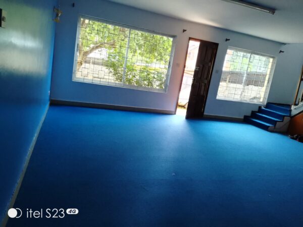 Wall to wall carpet