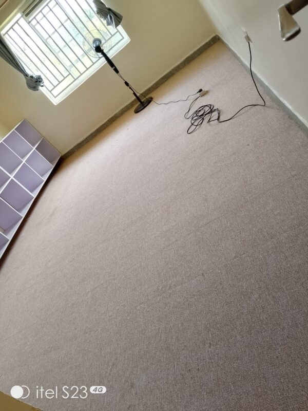 Wall to wall carpet