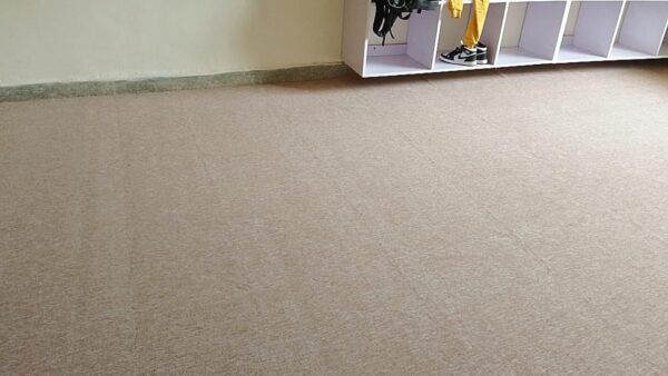 Wall to wall carpet