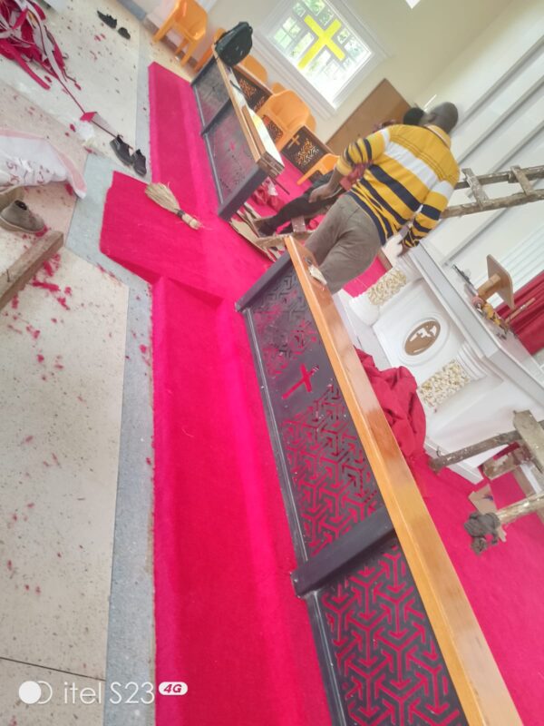 Wall to wall carpet