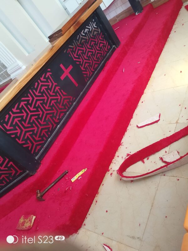 Wall to wall carpet