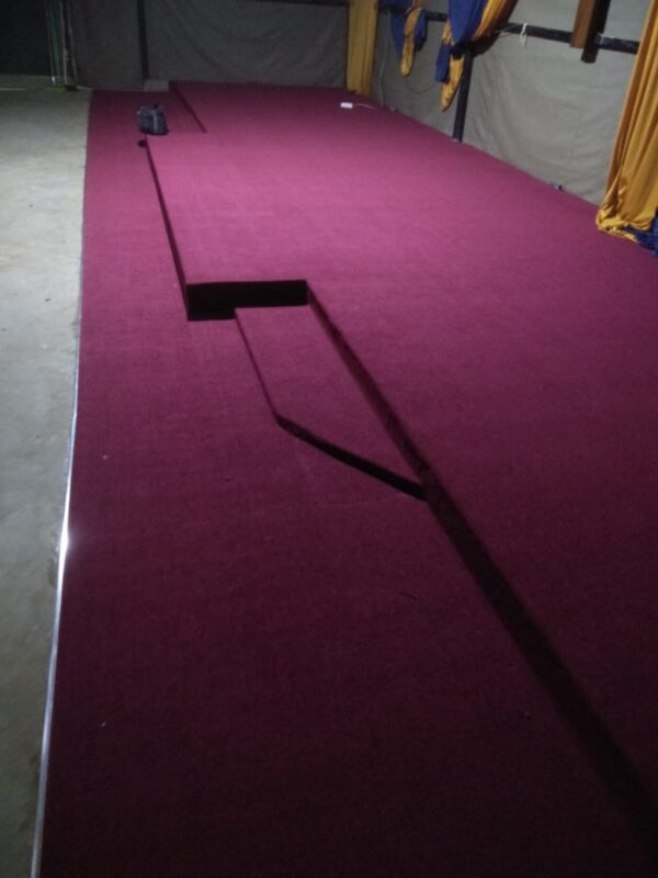 Wall to wall carpet