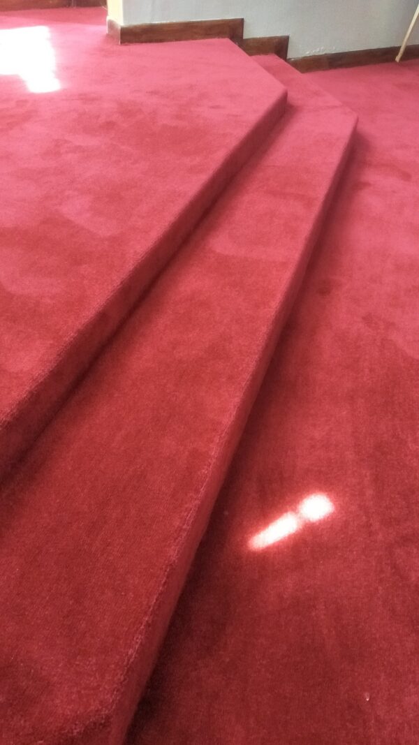 Wall to wall carpet