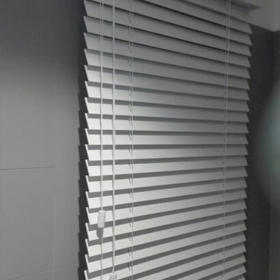 Venetian blinds
