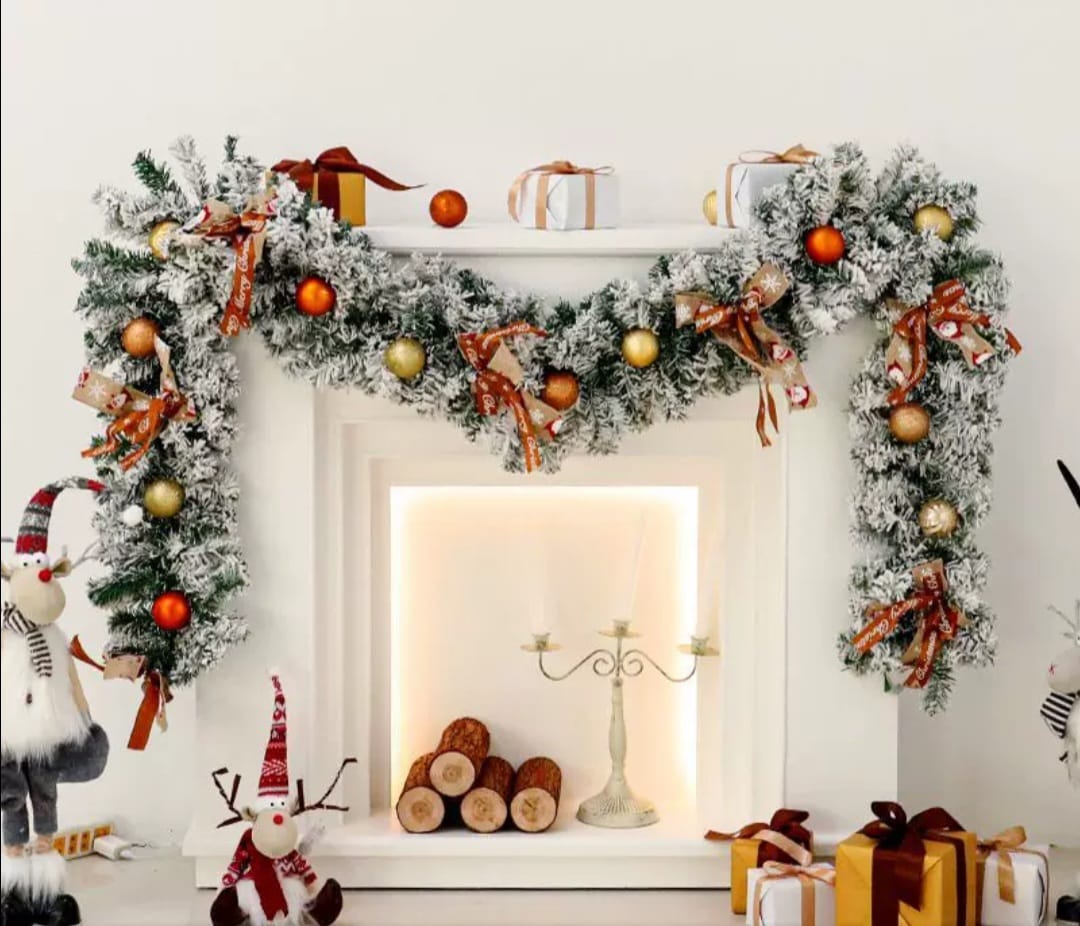 Cosmic-Choices-357190.jpeg Snowflocked Christmas Garland with decorations